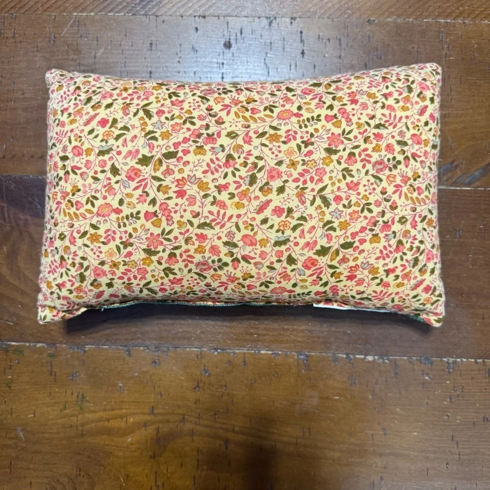 Tapestry pillow small “friends” heart house cozy